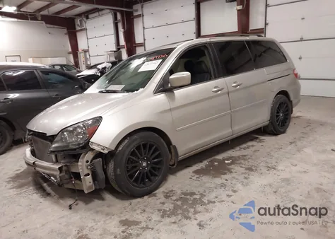 2006 Honda Odyssey Touring z USA, uszkodzony, nr VIN 5FNRL38896B093945